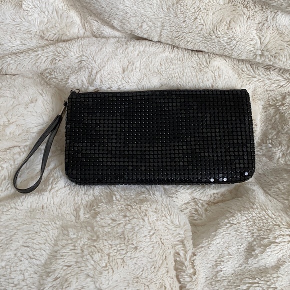 Smart Set - Sexy Sequin-y Zippy Clutch - Picture 1 of 5